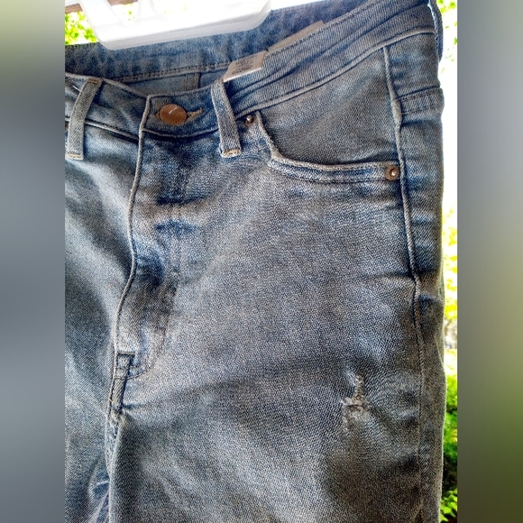 H&M Distressed Jeans - Picture 6 of 7